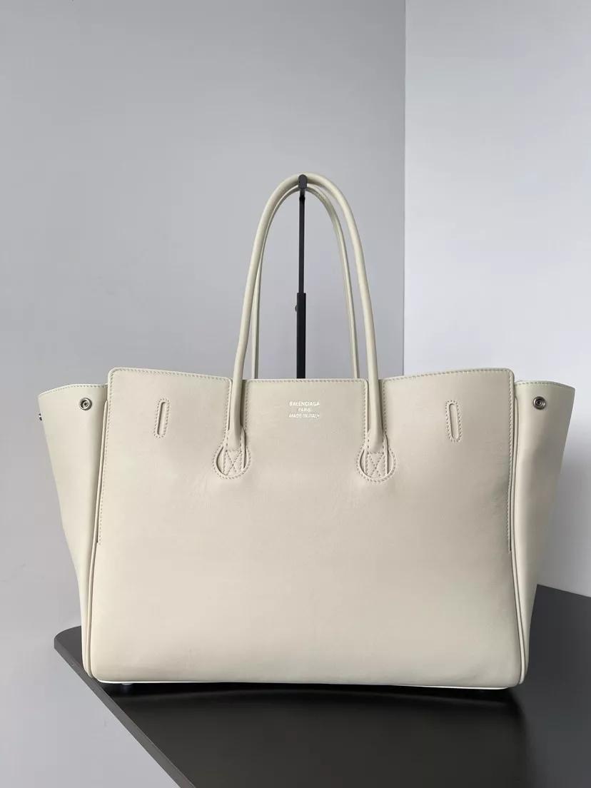 Balenciaga Bel Air Medium-02
