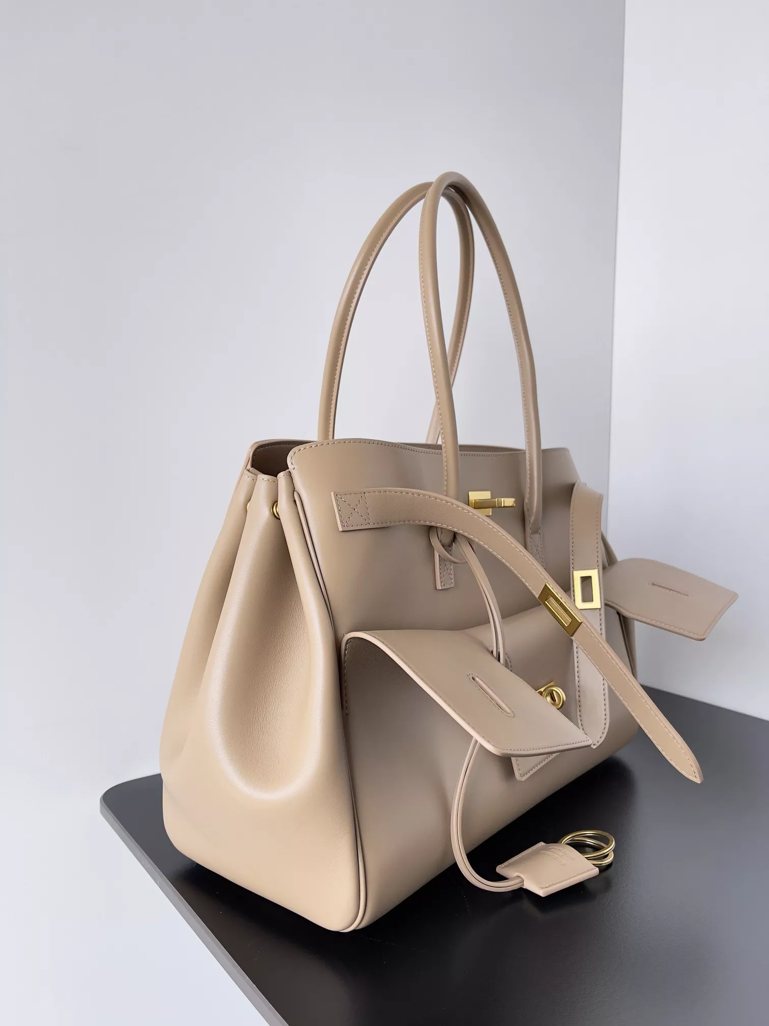 Balenciaga Bel Air Medium-03