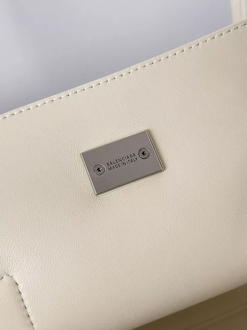 Balenciaga Bel Air Medium-05