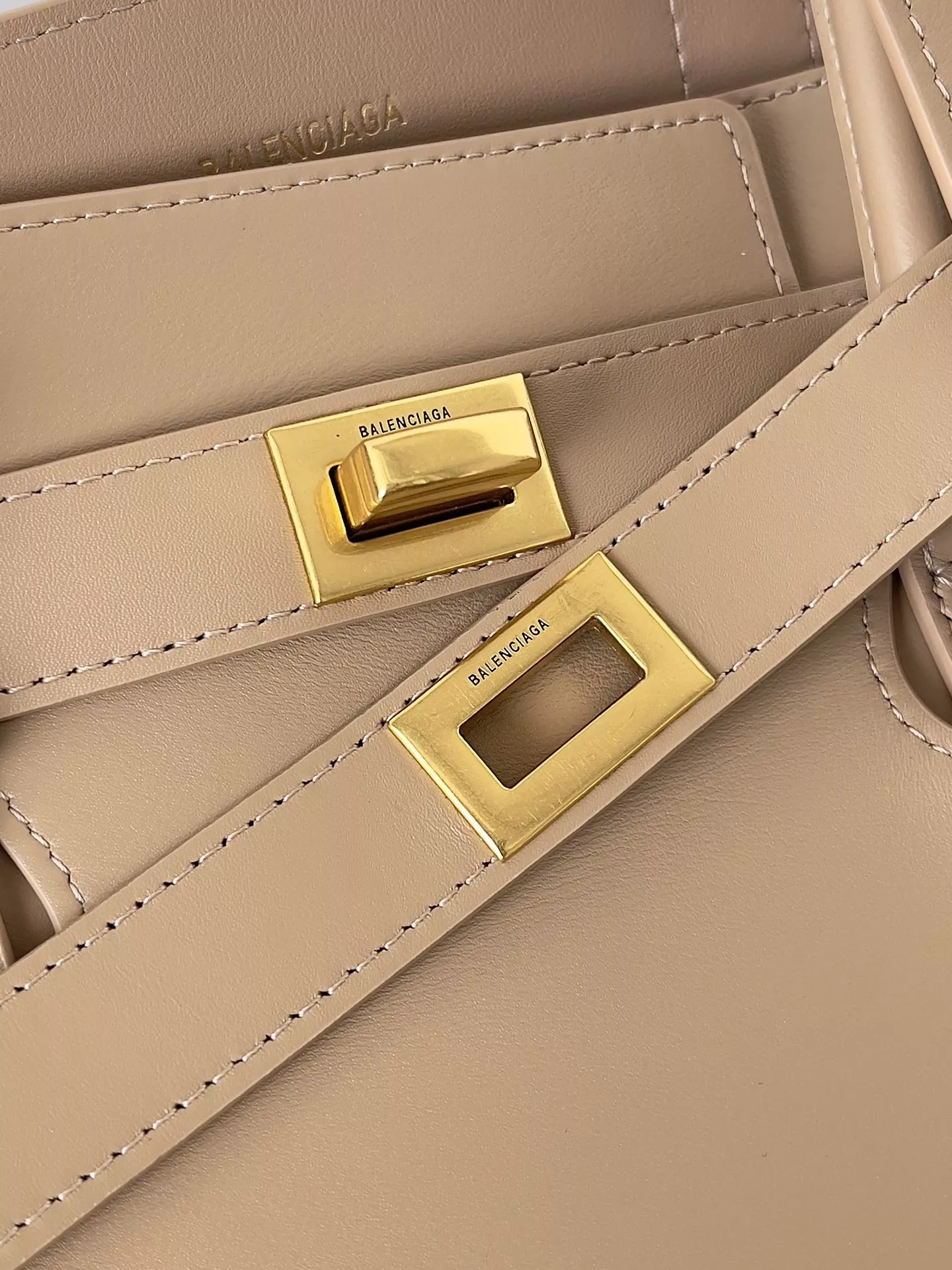 Balenciaga Bel Air Medium-07