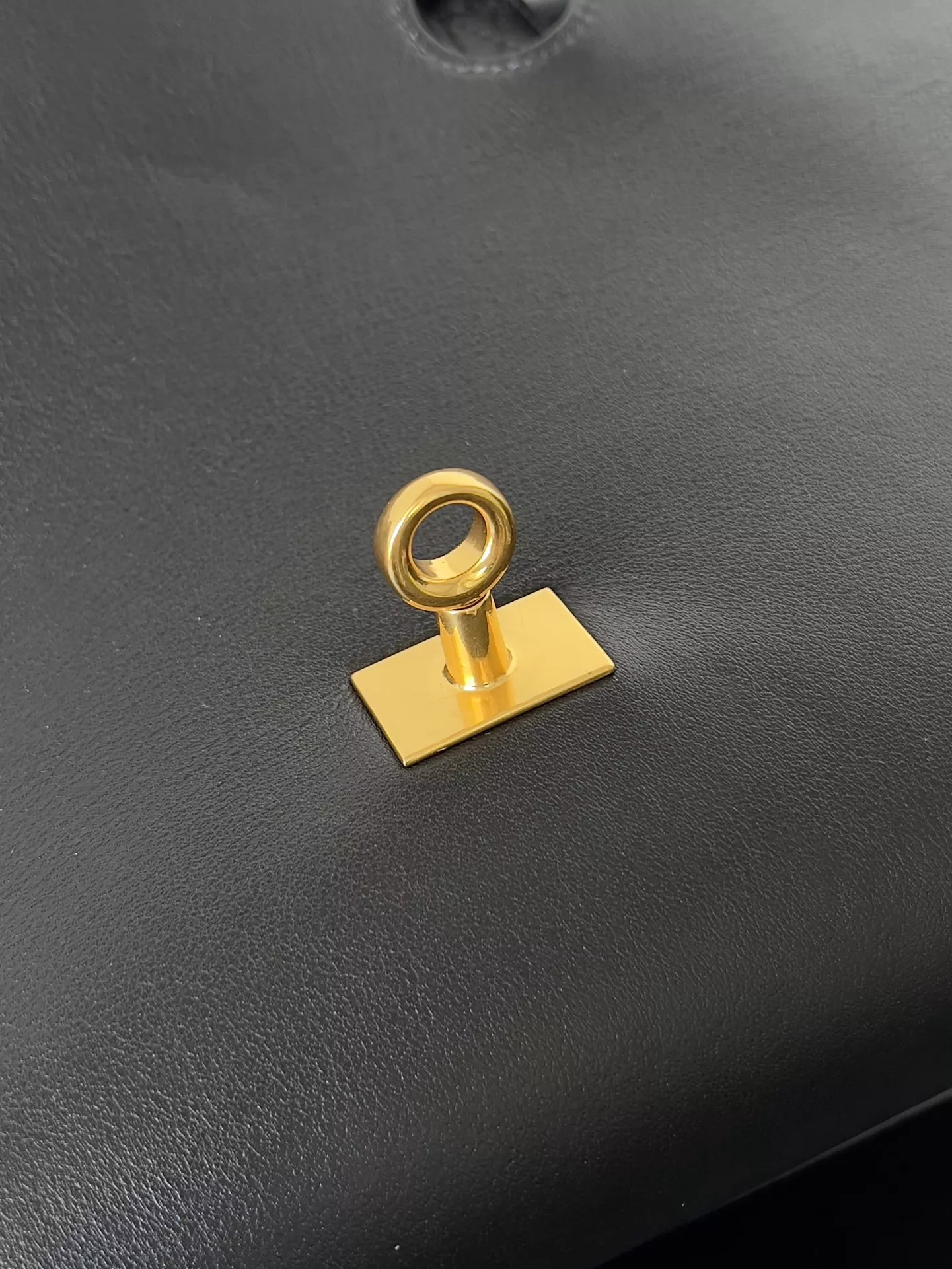 Balenciaga Bel Air Medium-09