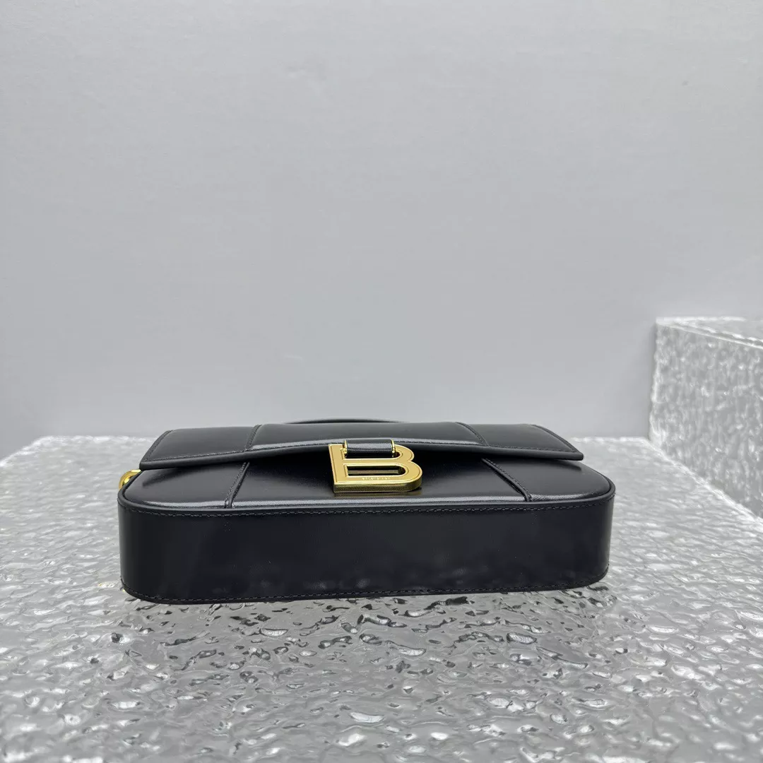 Balenciaga Hourglass-05