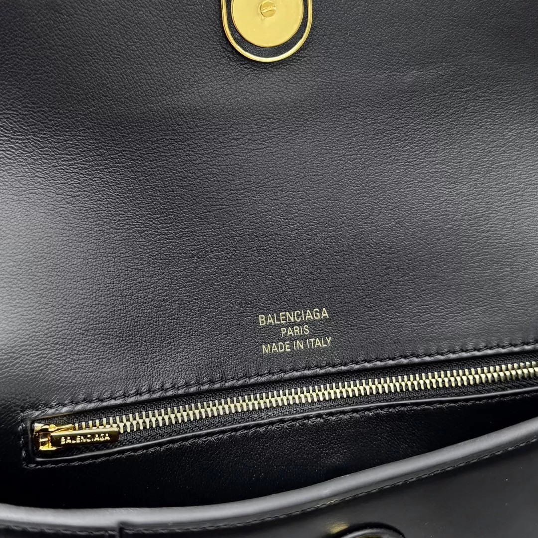 Balenciaga Hourglass-12