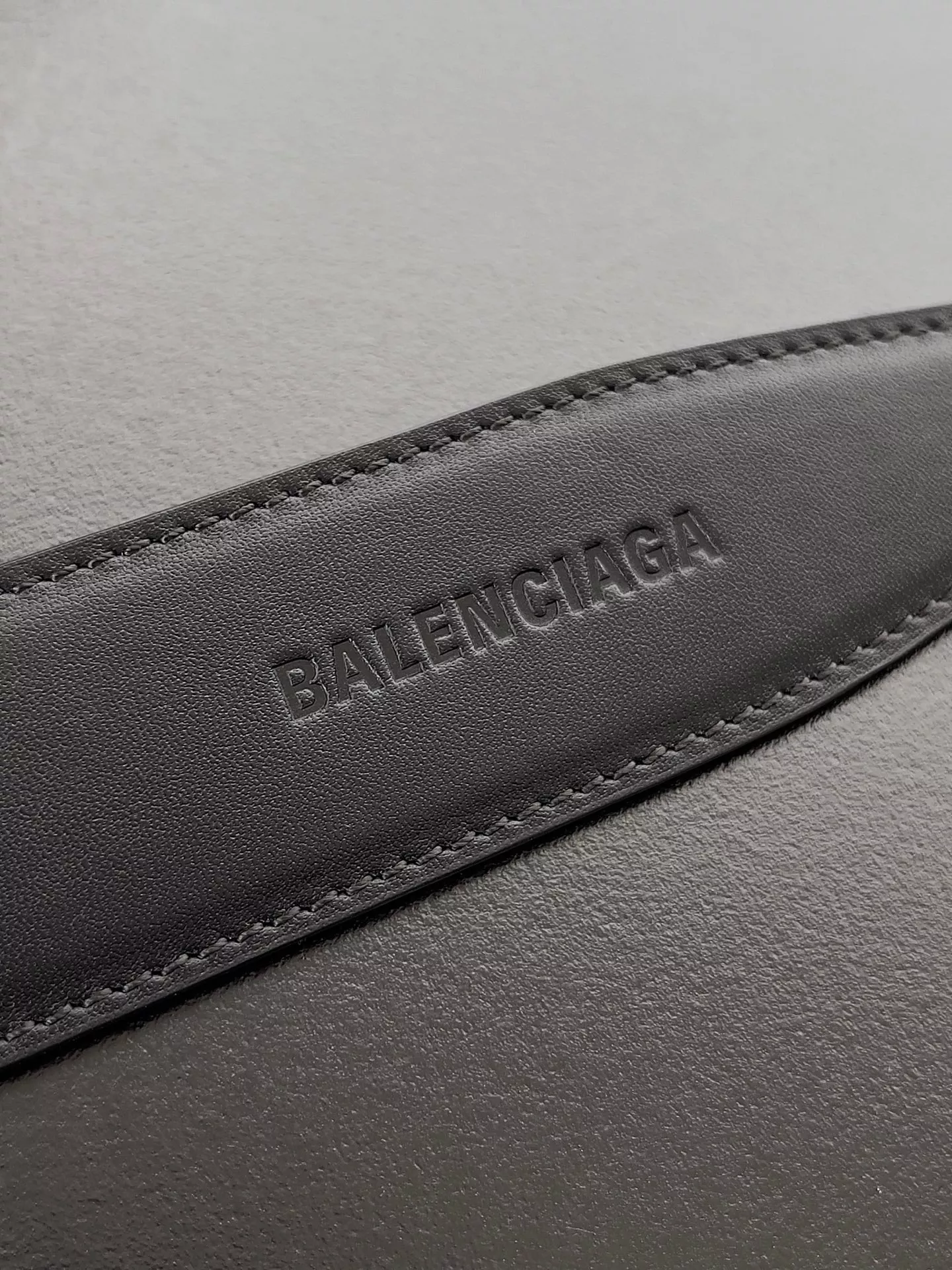 Balenciaga Modu-06