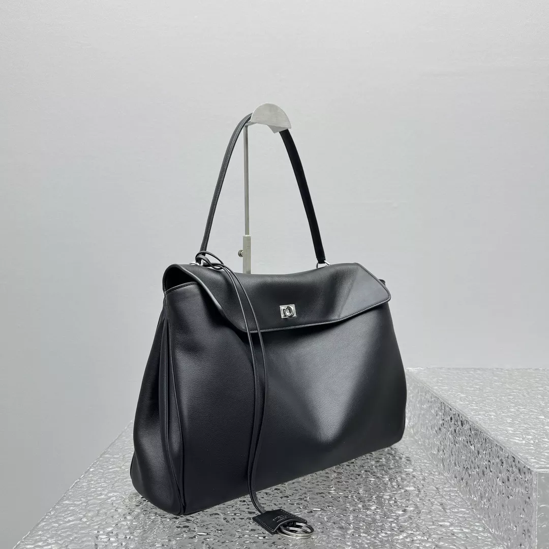 Balenciaga Rodeo Large-02