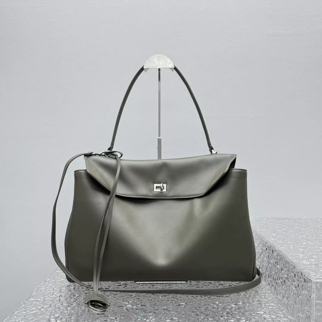 Balenciaga Rodeo Large-02