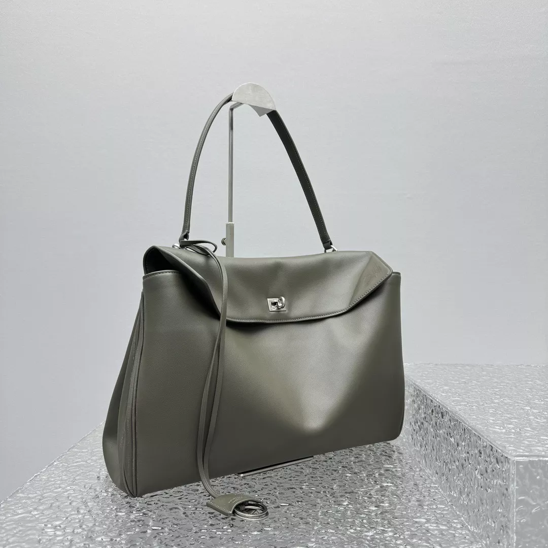 Balenciaga Rodeo Large-03