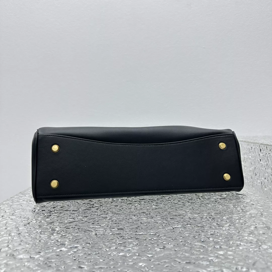 Balenciaga Rodeo Large-05