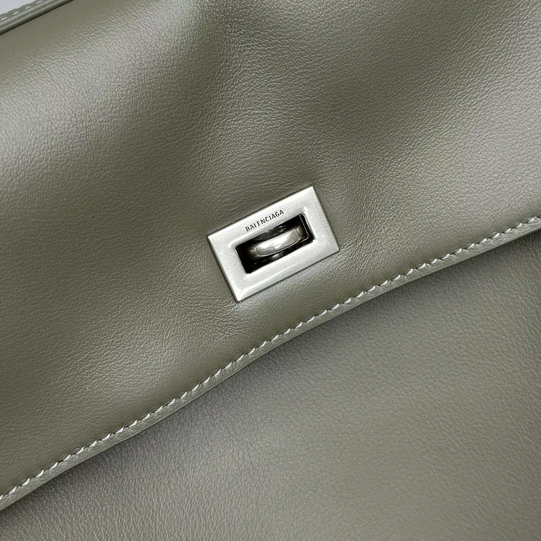 Balenciaga Rodeo Large-05