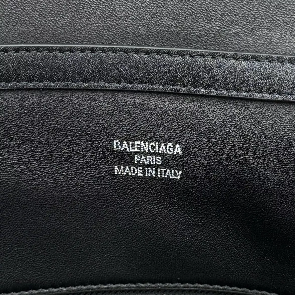 Balenciaga Rodeo Large-06