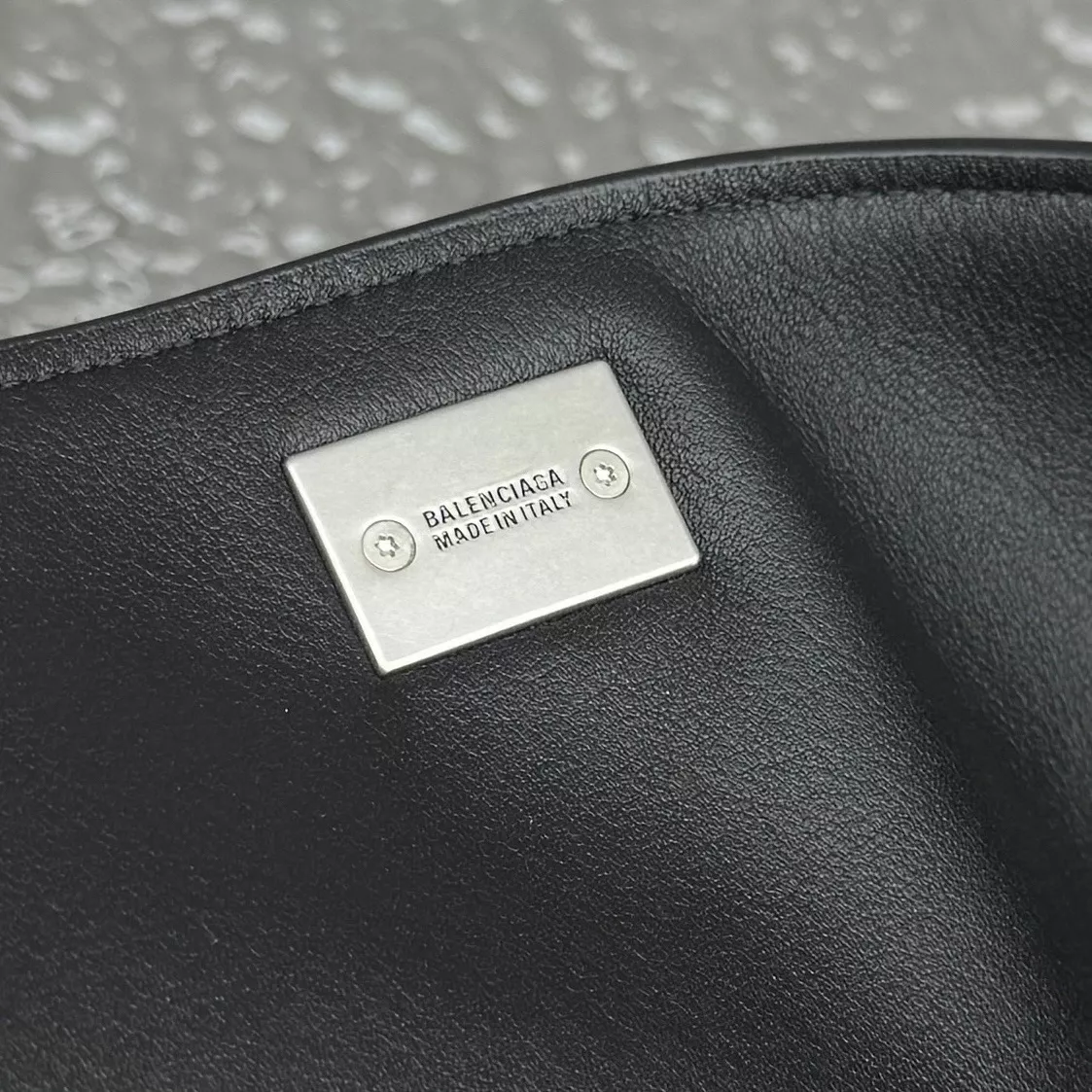 Balenciaga Rodeo Large-08