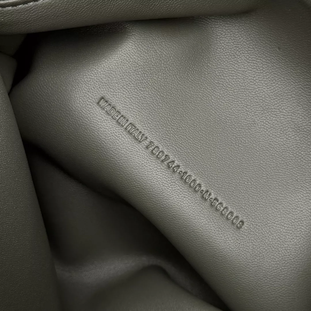 Balenciaga Rodeo Large-11