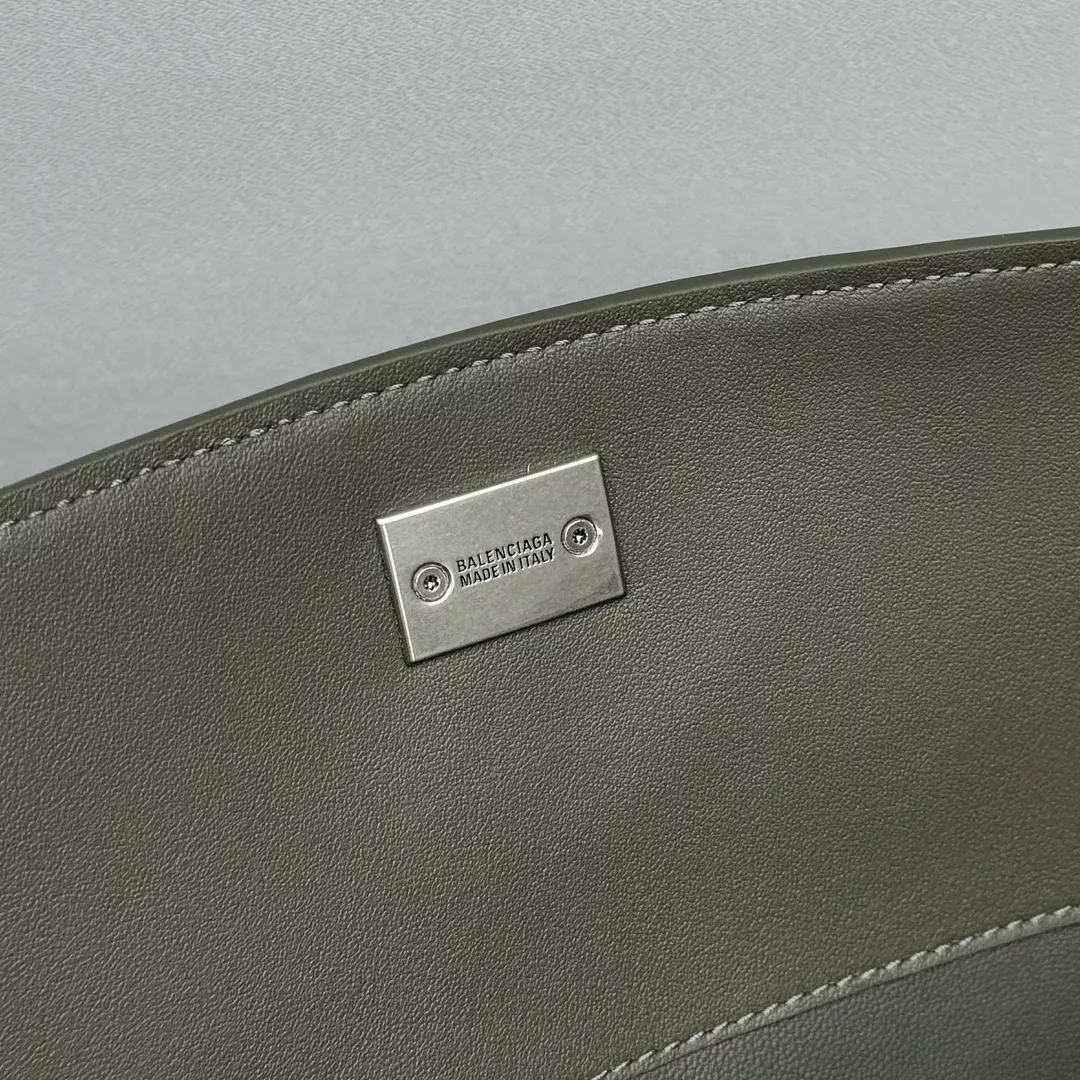 Balenciaga Rodeo Large-12