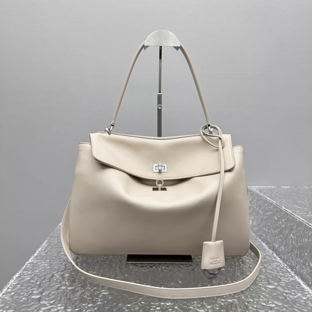 Balenciaga Rodeo Medium-02