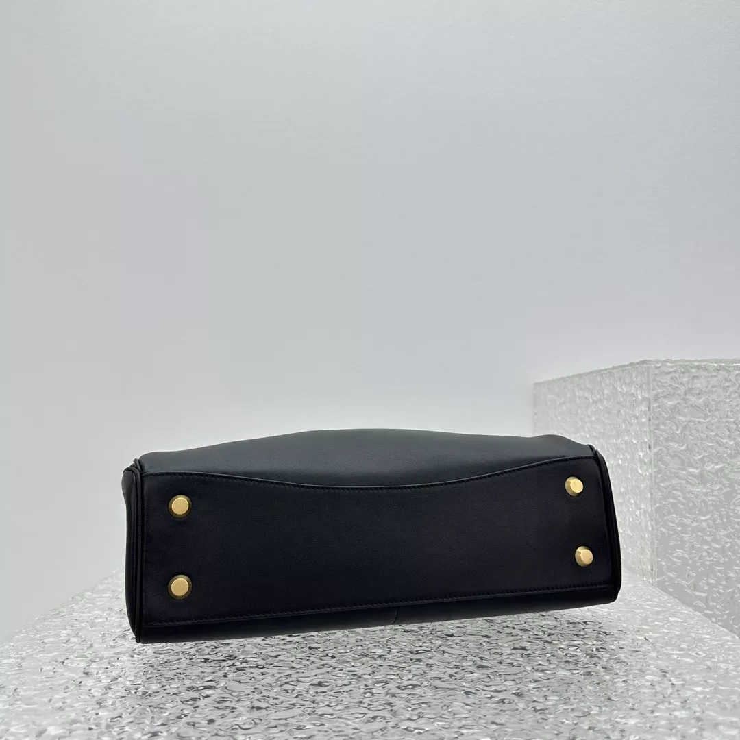 Balenciaga Rodeo Medium-04