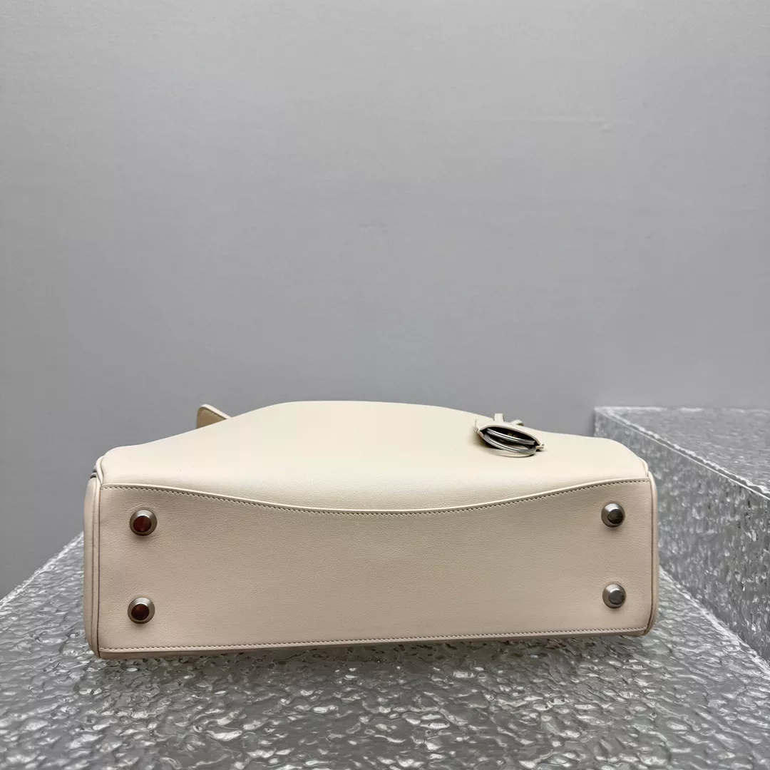 Balenciaga Rodeo Medium-04