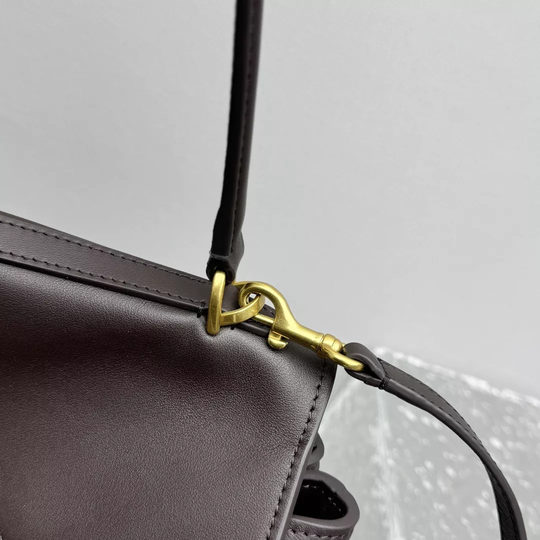 Balenciaga Rodeo Medium-05