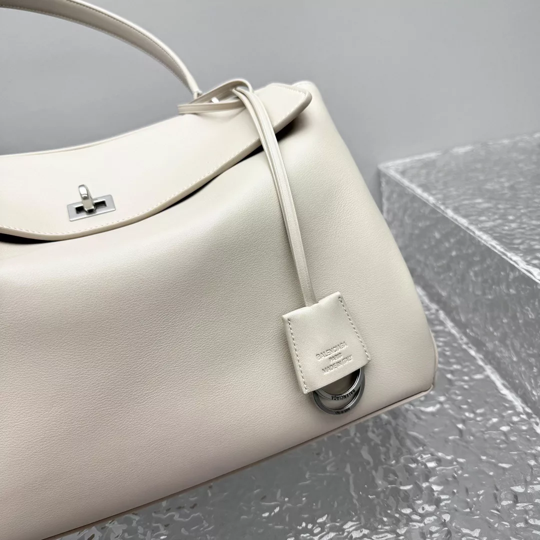 Balenciaga Rodeo Medium-05