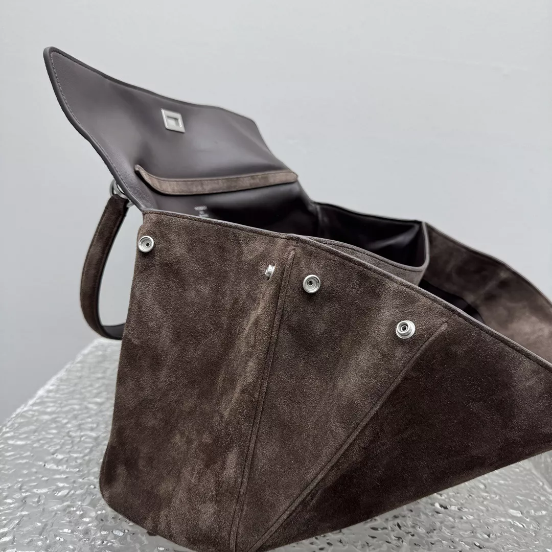 Balenciaga Rodeo Medium-06