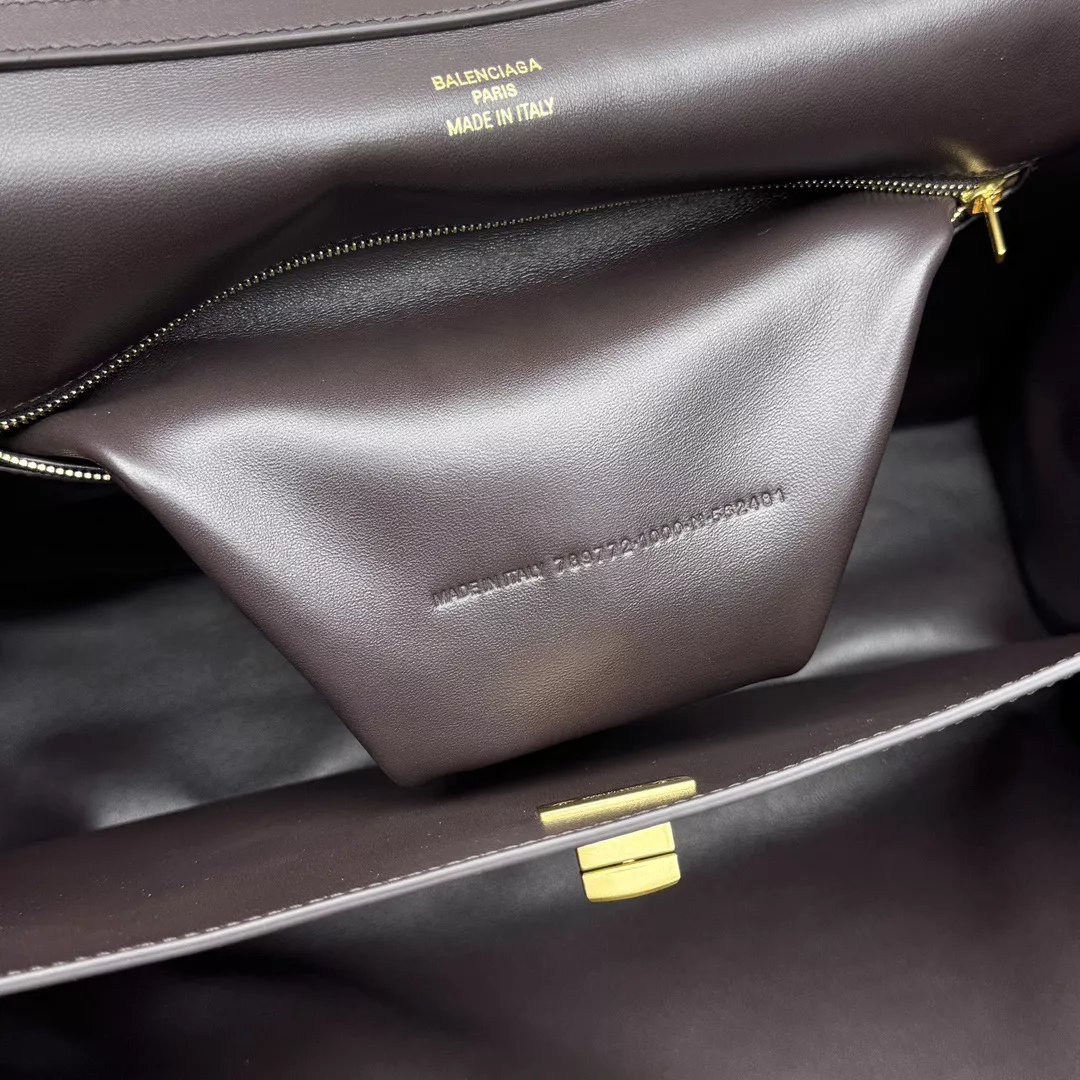 Balenciaga Rodeo Medium-08