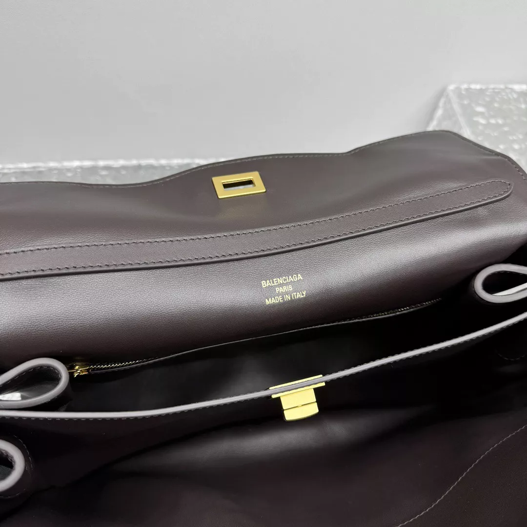 Balenciaga Rodeo Medium-09