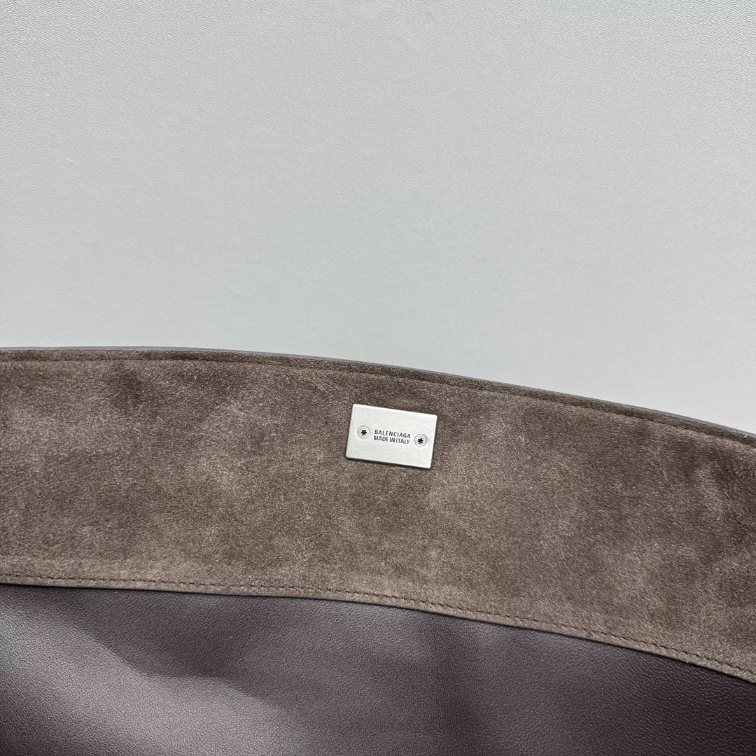 Balenciaga Rodeo Medium-09