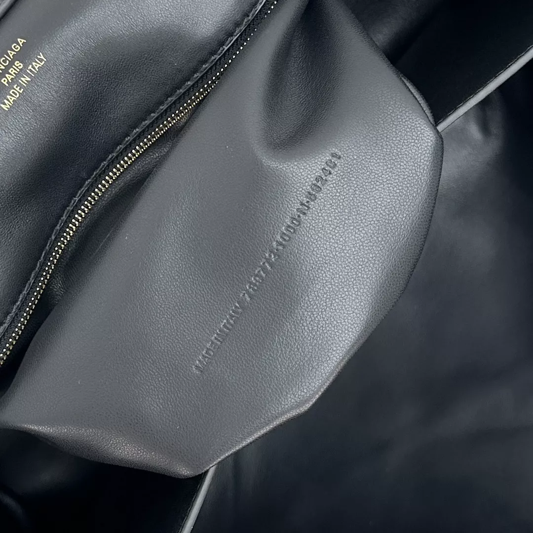 Balenciaga Rodeo Medium-11