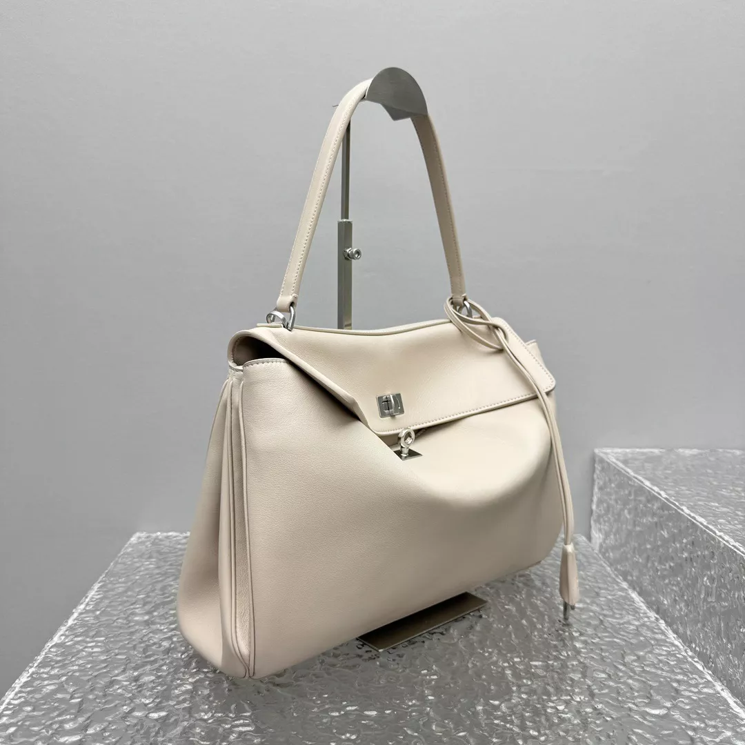 Balenciaga Rodeo Medium-12