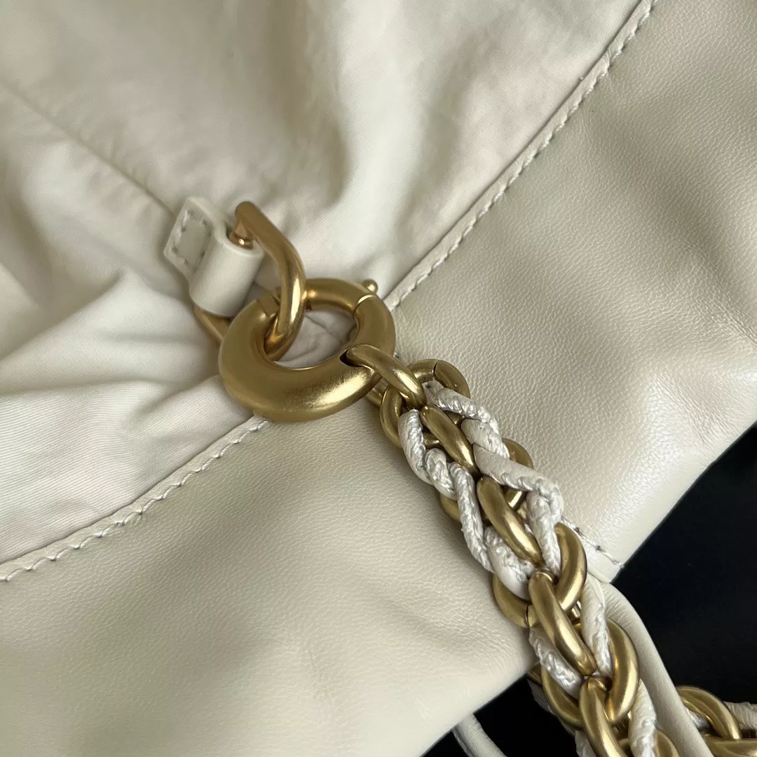 Bottega Veneta Dustbag-06