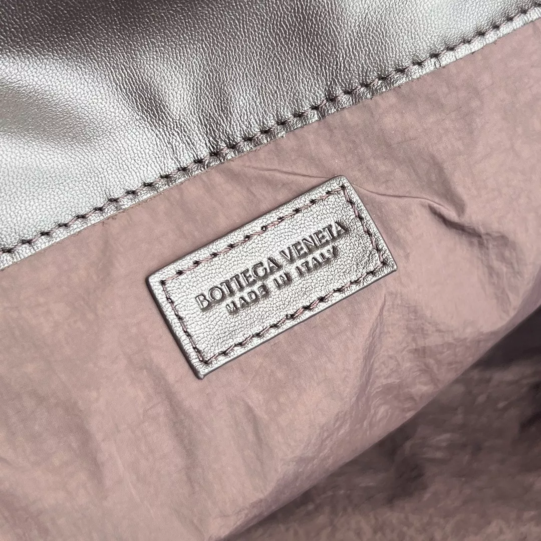 Bottega Veneta Dustbag-08
