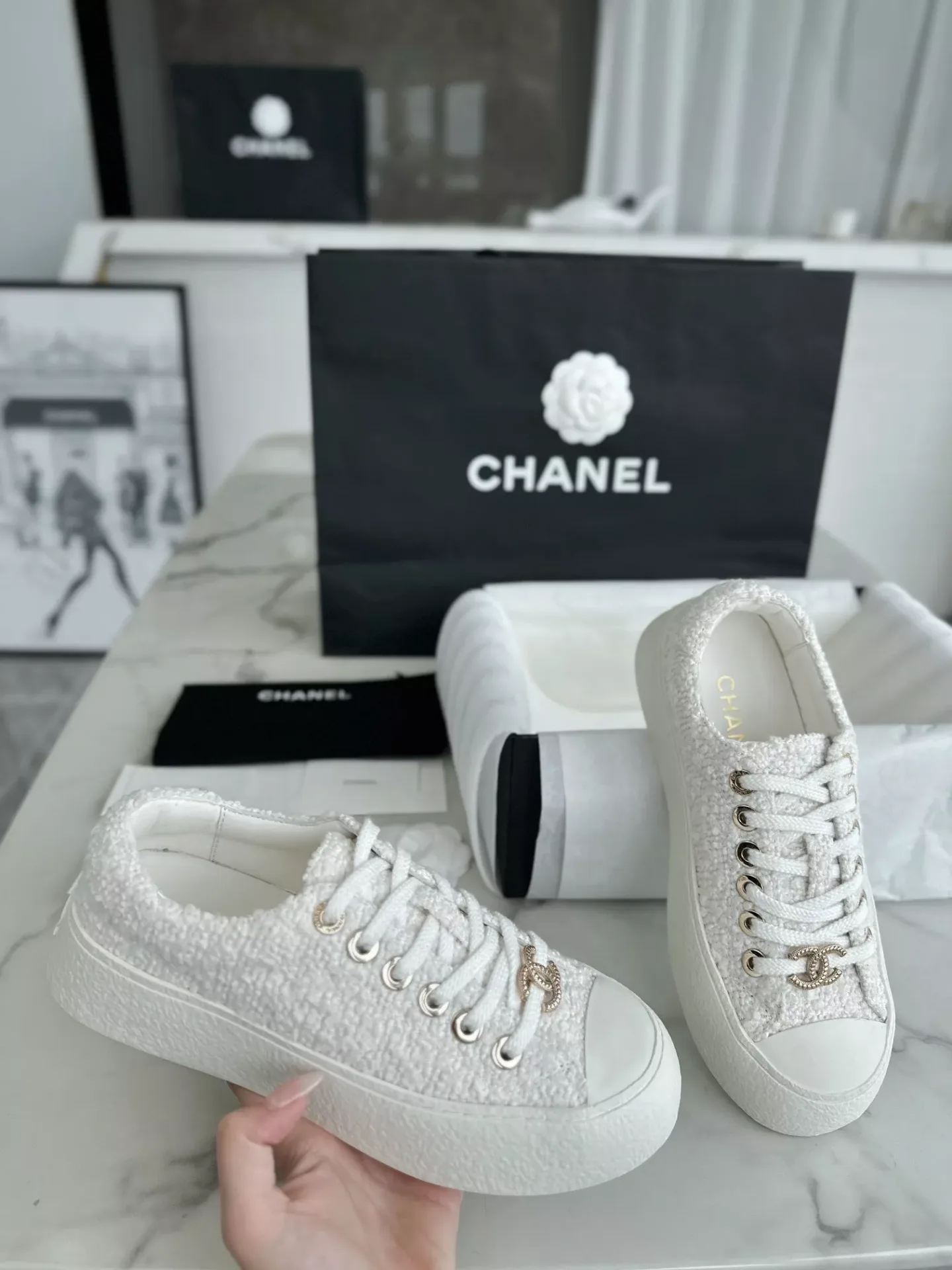 Chanel-24P-3