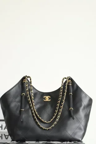 Chanel 25S Maxi Tote Bag