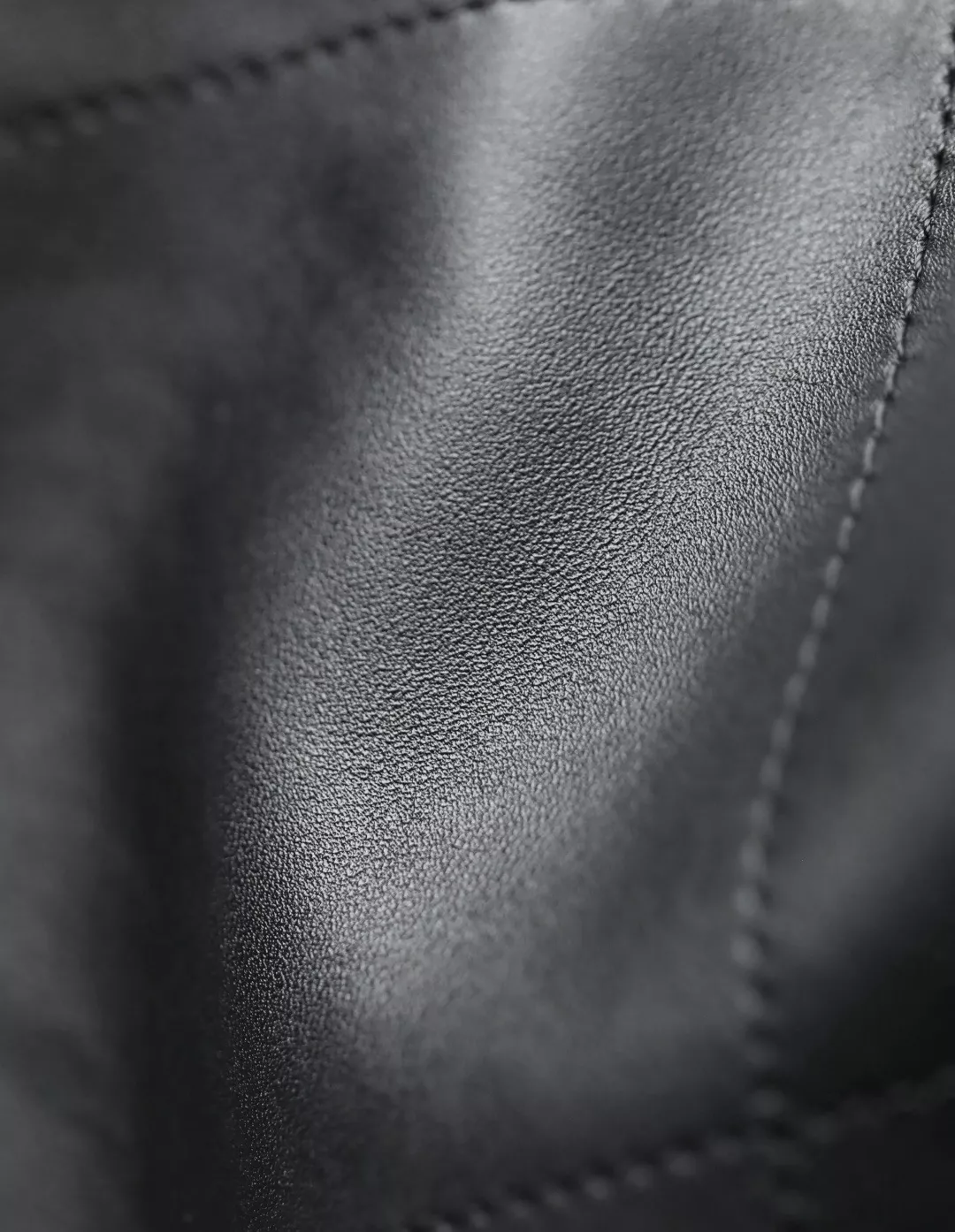 Chanel 25S Maxi Tote Bag-02