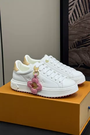 Louis Vuitton Time Out