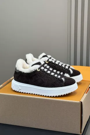 Louis Vuitton Time Out