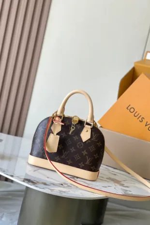 Louis Vuitton Alma BB Monogram