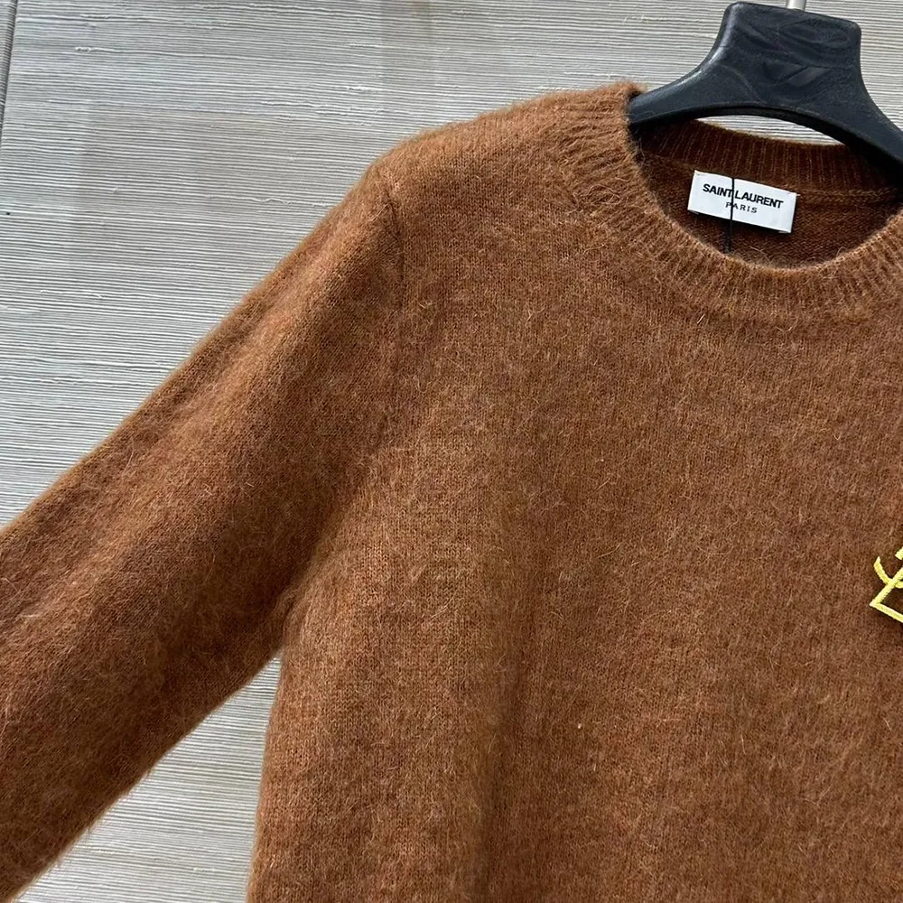 Yves-Saint-Laurent-1424-3